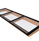 Lichtstraat maat 370 x 100 cm, zwart gecoat aluminium raamwerk, basis in douglashout, onbehandeld.