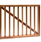 Hardhouten spijlenhek/ -poort, 100 x 80 cm. Frame 4,5 x 7 cm, spijlen 2 x 3 cm.