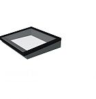 Lichtstraat maat 130 x 100 cm, zwart gecoat aluminium raamwerk, basis in vurenhout, antraciet gespoten.