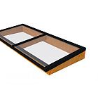 Lichtstraat maat 250 x 100 cm, zwart gecoat aluminium raamwerk, basis in douglashout, transparant gespoten.