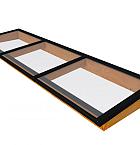 Lichtstraat maat 370 x 100 cm, zwart gecoat aluminium raamwerk, basis in douglashout, transparant gespoten.