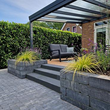 Traptrede 60x30x15 cm indus black kleurecht met facet