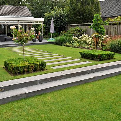 Blue Stone traptrede gezoet + anti-slip rand 100x35x15 cm. (onderzijde zonder anti-slip rand)