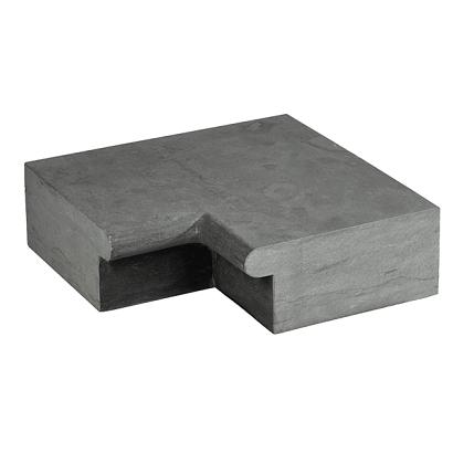 Blue Stone traptrede gezoet met neus hoekstuk inw. 50/35x15 cm.