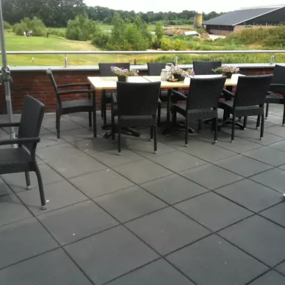 Grootformaat tegel 50x50x5 facet KOMO zwart klein pakket