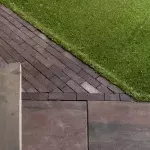 Strackstone Crown GRN+ DF 21x7x8 vlak wijnr/antra genuanceerd