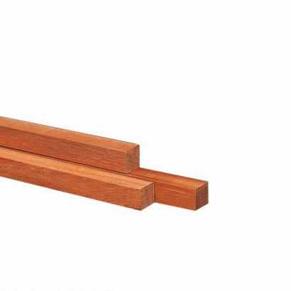 Azobe/Okan Hardhouten paal fijnbezaagd, gepunt 10 x 10 x 400 cm.