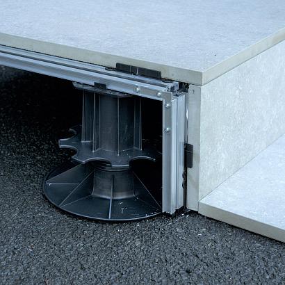 Structusol Inox-L tbv traptreden of randen incl. bevestigers