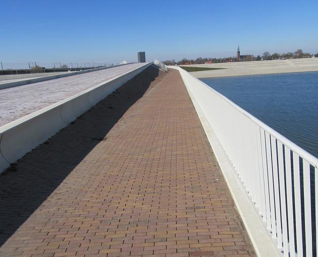 8e5f8535e353a5dd78bd766468fa6f8d